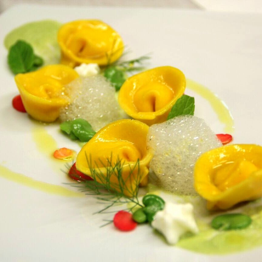 ChefAndre87's tweet photo. L' #evo è la base di ogni mio piatto.. lo scelgo con cura in ogni portata!! #olivoillovers #evorestaurant #executivechefandreaperini #al588 https://t.co/7O4UnKsYxX