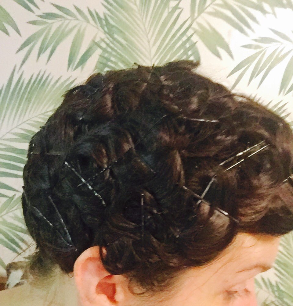 noellevaughn's tweet photo. Just to show I can post more than #Planes & #Aviation - the before and after: the girl ❤️a #pincurl #vintagestyle #saturdaymorning https://t.co/q4ieNBWNtw