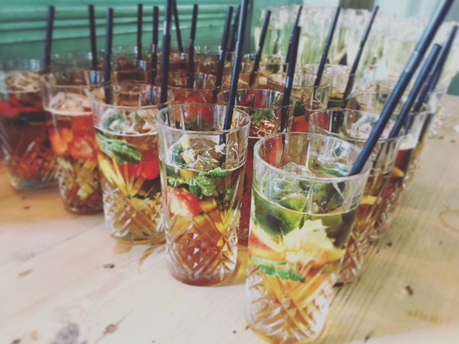 thebattleaxes's tweet photo. Pimms O'Clock at The Battleaxes!
#itsstillsummer #pimms #receptiondrinks #wedding #vintage #flatcappers #countrypub #wraxall #northsomerset https://t.co/F3WPuLzAWE