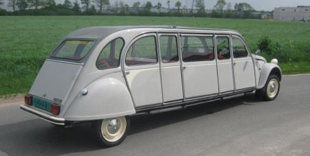 papounay2000's tweet photo. @CassinDe23 @gp_tweeps @Raphael2Mike @MOCA7500 @RizzoGigirz58 @CahiPaccio @hagaysobol tu préfères pas la limousine ? comme ça on peut emmener Momo et Cath et toute la Team ;)))) Bon Week-end Denise :) https://t.co/ljStiS17Ra