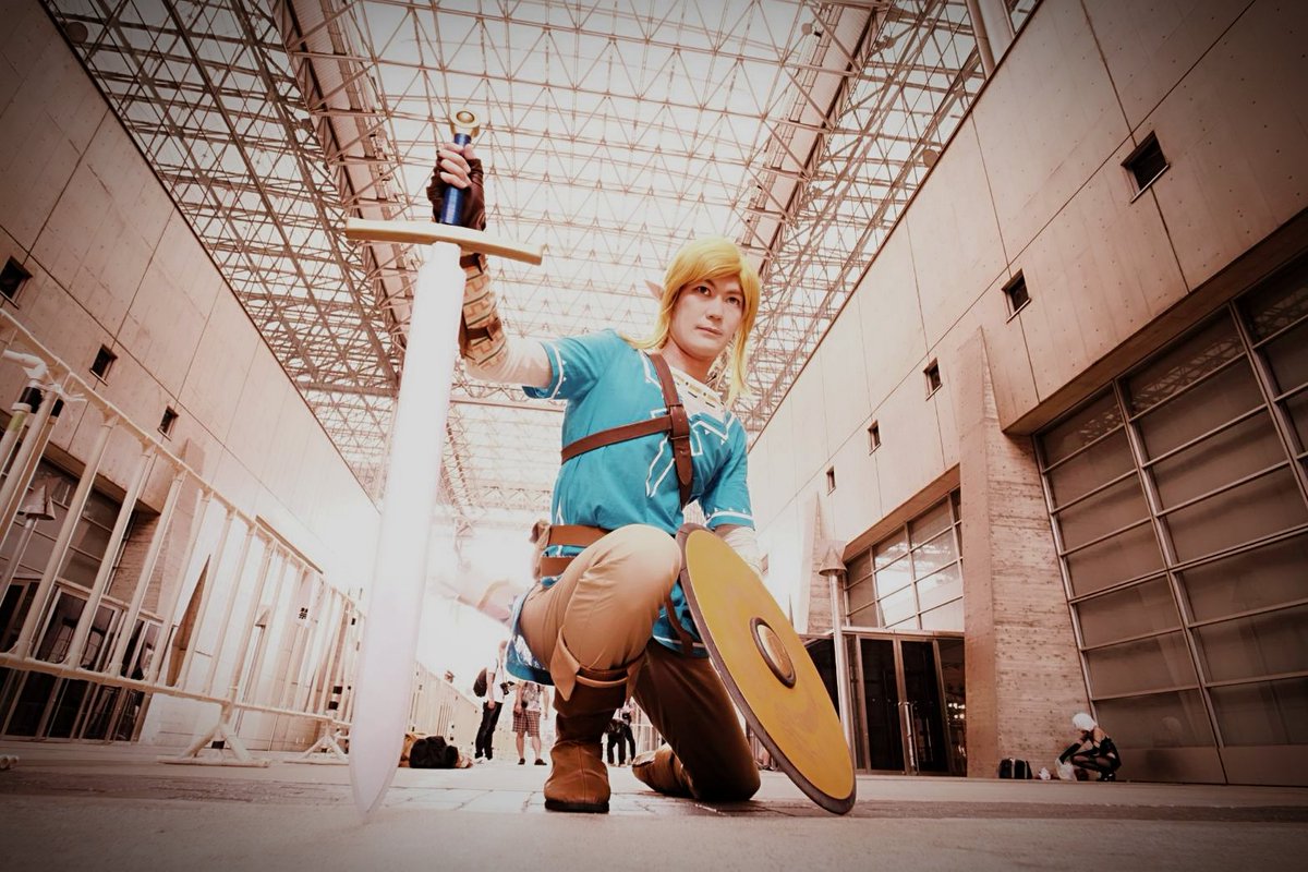 _1uy's tweet photo. Link, Legend of Zelda BoW. 
Photographer @ToadstoolLayer at C3AFA Tokyo 2017 https://t.co/6vXJgBvS4T