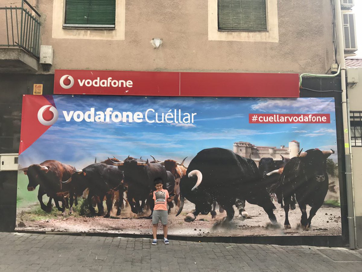 jmgualda's tweet photo. #cuellar #cuellarvodafone https://t.co/c3AOsajIvx