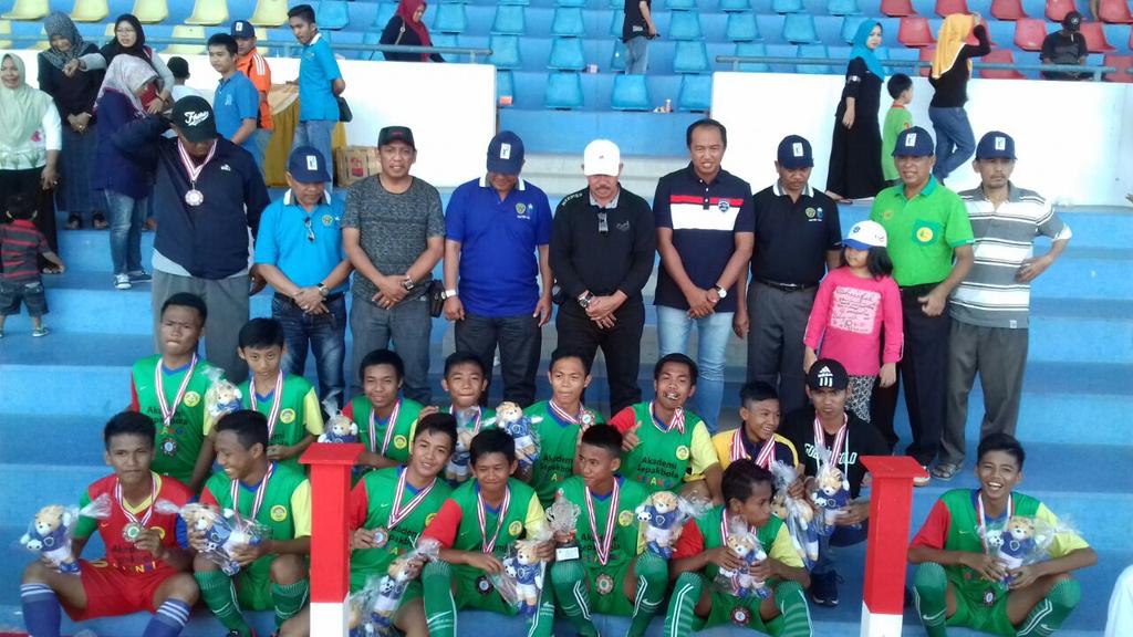 Selamat! SSB Bintang Timur Balikpapan juara LPU-16 P.Menpora 2017 Kaltim <a href="/imam_nahrawi/">Imam Nahrawi</a> <a href="/Deputi3Menpora/">Deputi 3 Kemenpora</a> <a href="/asdep_ordik/">AsdepOrdik Kemenpora</a>