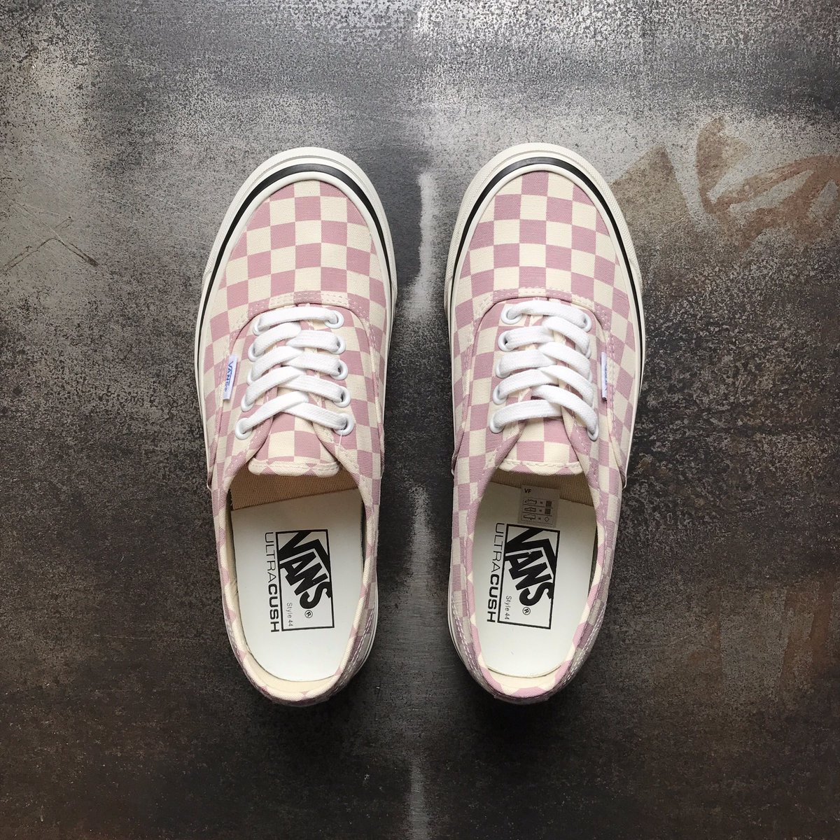 mauve checkered vans