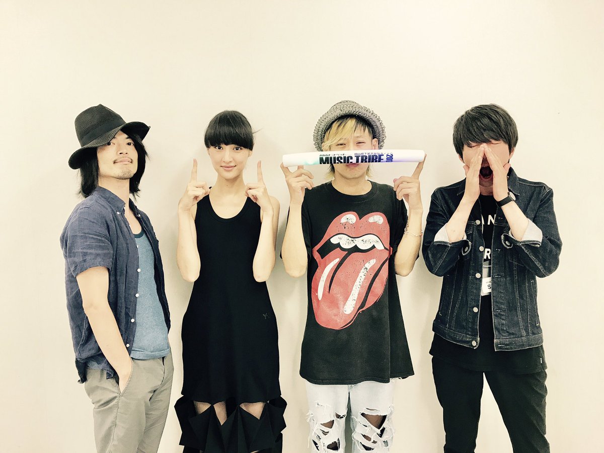 yutaro_artlove's tweet photo. MUSIC TRIBE 2017 あざした。
俺の夏が終わった日。

#シシド・カフカ
#シシドカフカ ← ・付けるの重要な。 https://t.co/6iC61Kcm3n