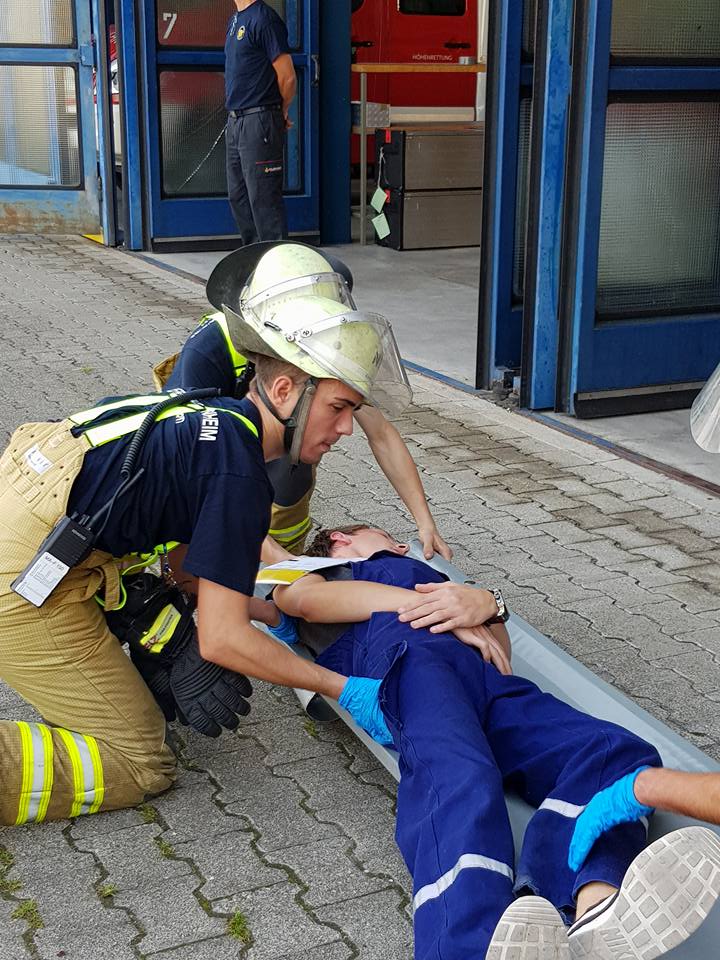 ASJ_Pforzheim's tweet photo. Heute mit dem Schmink u. Mimtrupp bei der @FFwMannheimNord,
Übung mit #ASB #Mannheim
Mehr Fotos: https://t.co/Ew04F5Ixg4
#ASJ #Pforheim https://t.co/GAcC54ybqJ