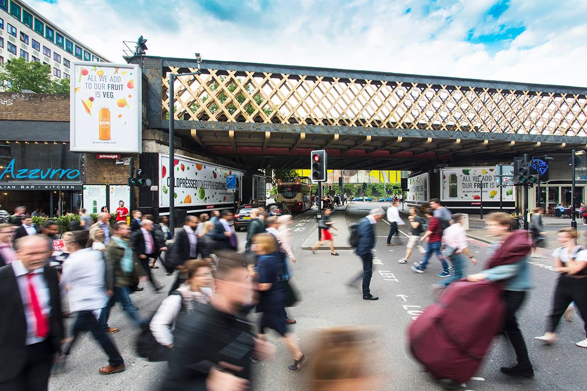 primesight's tweet photo. Some of our favourite #WaterlooDomination photos of the year, featuring @LavazzaUK @forduk @SavseSmoothies @ThreeUK! https://t.co/2V34X9c3Pm