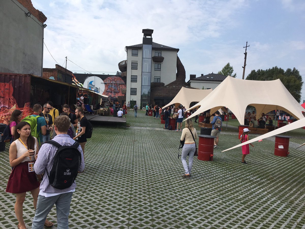 servika's tweet photo. #LvivJS #Lviv #JS #jsconference https://t.co/hLdGMk1LWw