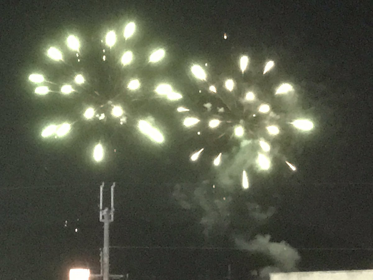 Country ｏwl 今日は岩出まつり 今 花火大会が始まりました カントリーオウルのあるプチツールの2階からよ く見えますyo