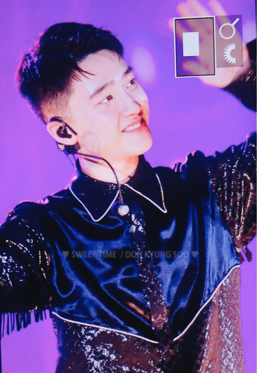 112sweettime's tweet photo. 170826 A-nation 
나비소녀 부르는 천사👼🏻
경수 웃는 모습 보니까 너무 행복하다❣️😫 https://t.co/EHTQDOn6fP