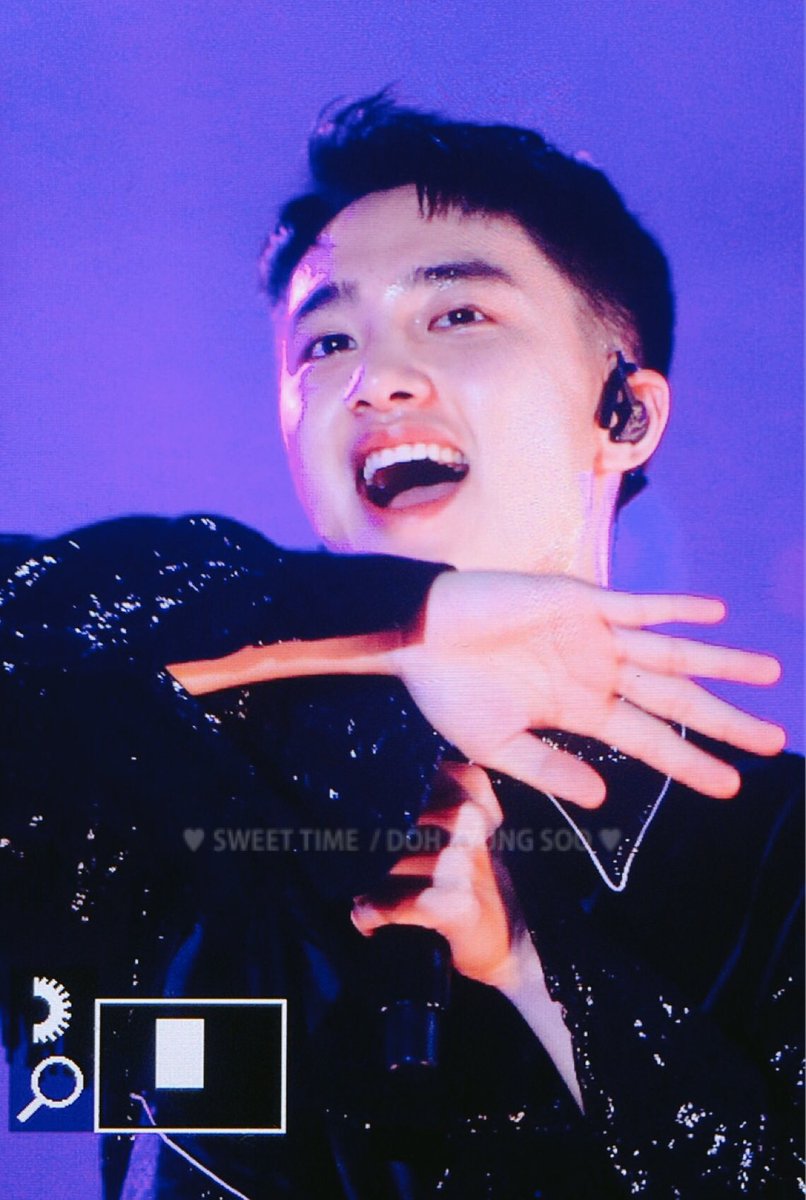 112sweettime's tweet photo. 170826 A-nation 
나비소녀 부르는 천사👼🏻
경수 웃는 모습 보니까 너무 행복하다❣️😫 https://t.co/EHTQDOn6fP