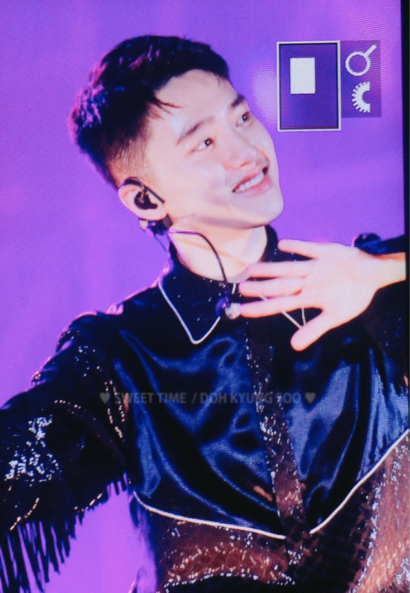 112sweettime's tweet photo. 170826 A-nation 
나비소녀 부르는 천사👼🏻
경수 웃는 모습 보니까 너무 행복하다❣️😫 https://t.co/EHTQDOn6fP