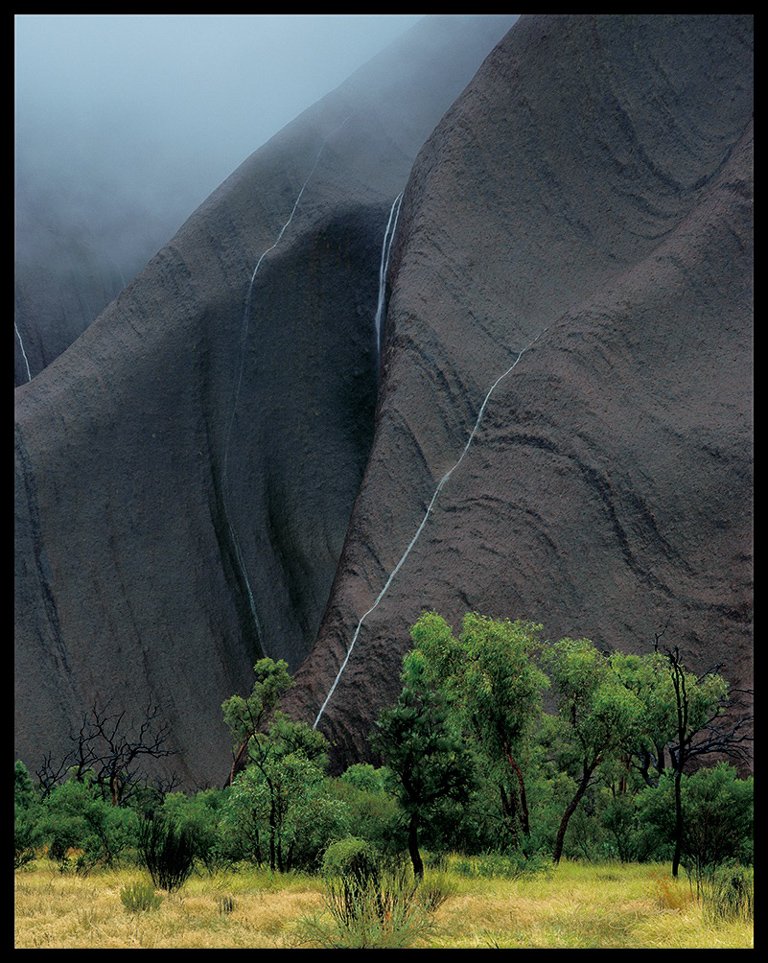 on_landscape's tweet photo. @BertVliegen writes about one of his favourite images by @PeterJarver #Uluru Dreaming https://t.co/STyjufGKcC https://t.co/igP0WmPVIG