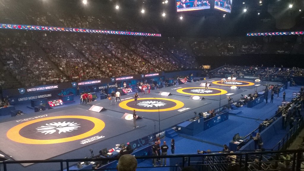 Très belle mise en scène <a href="/AccorH_Arena/">AccorH_Arena</a> pour #Parislutte2017 <a href="/FFLutte/">FranceLutte</a> . <a href="/Paris2024/">Paris 2024</a> <a href="/RMCsport/">RMC Sport</a> <a href="/Parislutte2017/">ParisLutte2017</a> <a href="/Paris/">Paris</a>