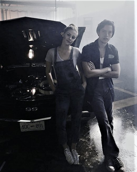 am_Chach's tweet photo. Cole Sprouse #Jughead & Lili Reinhart #Betty as #Bughead are sooo cute!!!!! ππ #EditForMe https://t.co/XAsyTc1oQX