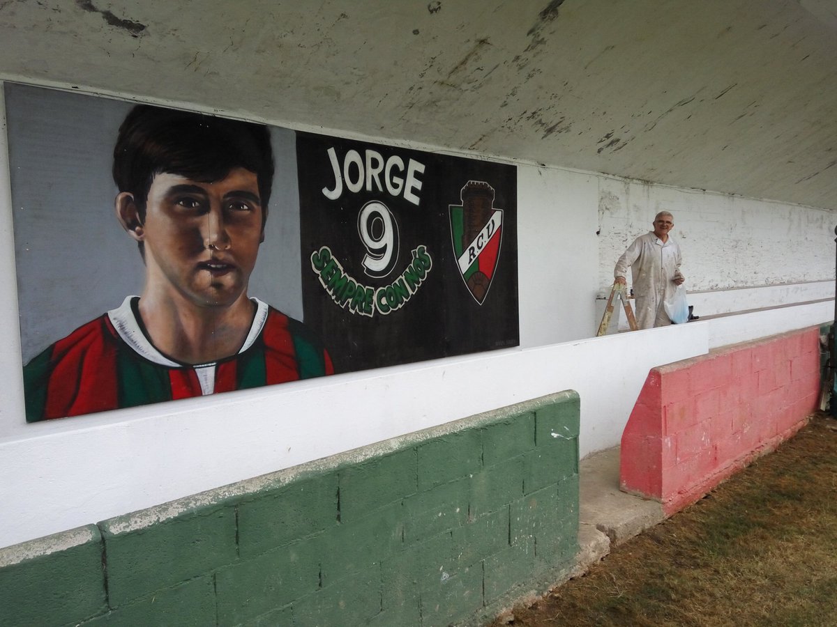 racingvillalbes's tweet photo. Amor de abuelo. Sobran las palabras. https://t.co/QxHX2vxJHB