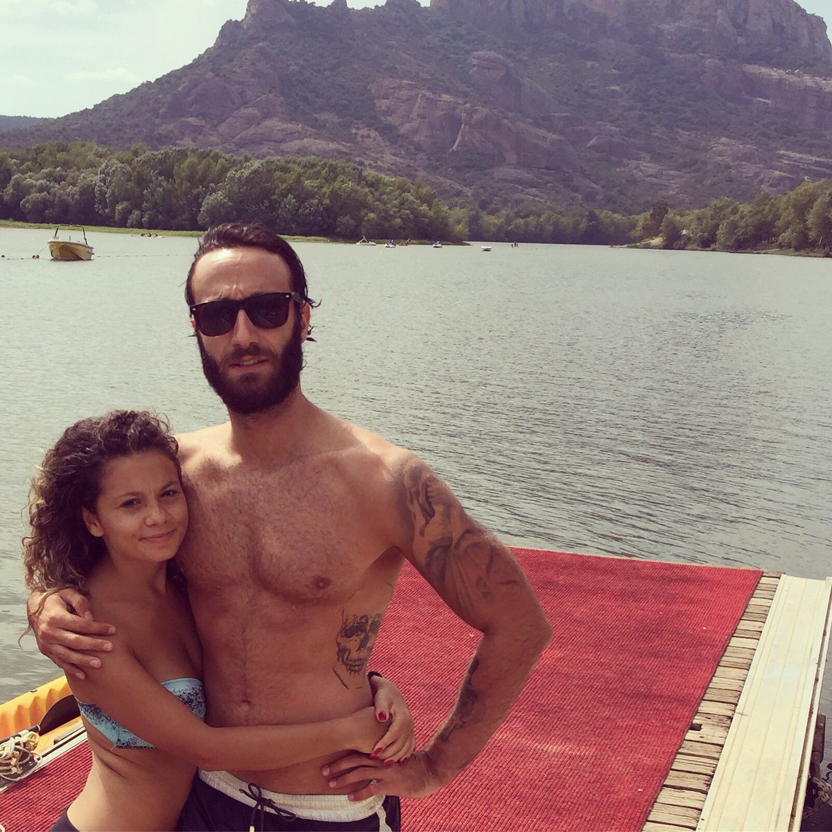 fournierjohnana's tweet photo. Ma semaine de vacances commence bien. #friends #lake #blobjump #relax #sun https://t.co/9PlNse7BXR