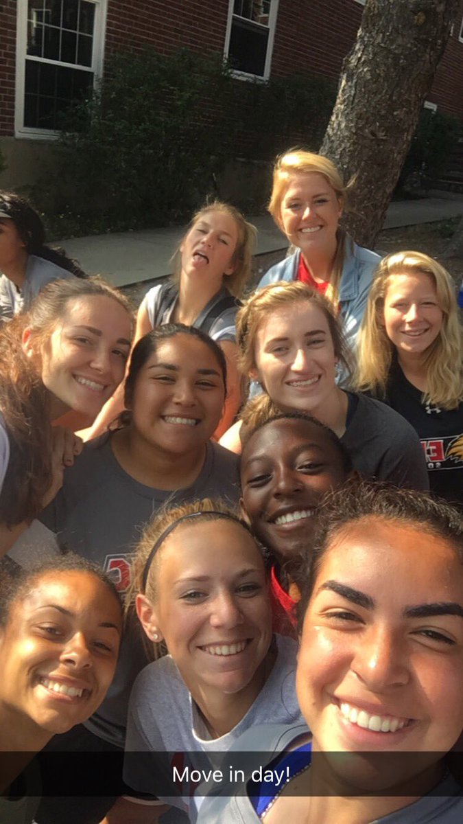 ENCWSOCCER's tweet image. ENC Move In Day where you're welcomed by these wonderful smiles! 🦁