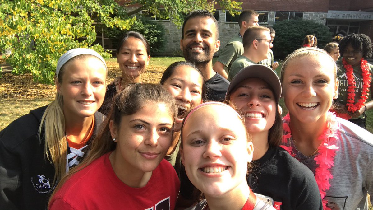 ENCWSOCCER's tweet image. ENC Move In Day where you're welcomed by these wonderful smiles! 🦁