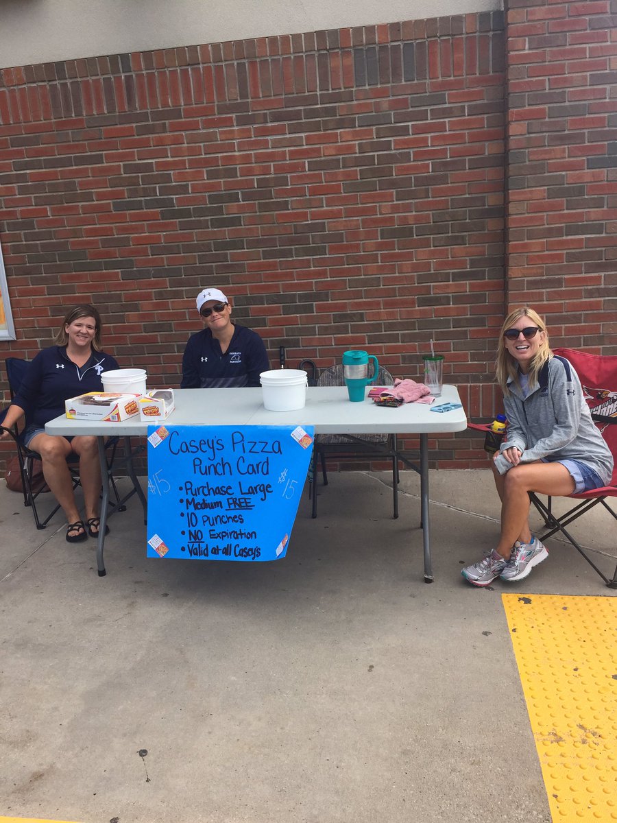 juniorclass2019's tweet photo. Come support the junior class after prom! We will pump your gas and wash windows! AND get a caseys pizza card!! https://t.co/v3fmH0HRi5