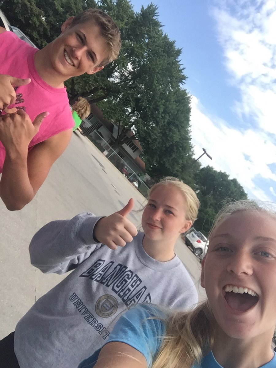 juniorclass2019's tweet photo. Come support the junior class after prom! We will pump your gas and wash windows! AND get a caseys pizza card!! https://t.co/v3fmH0HRi5