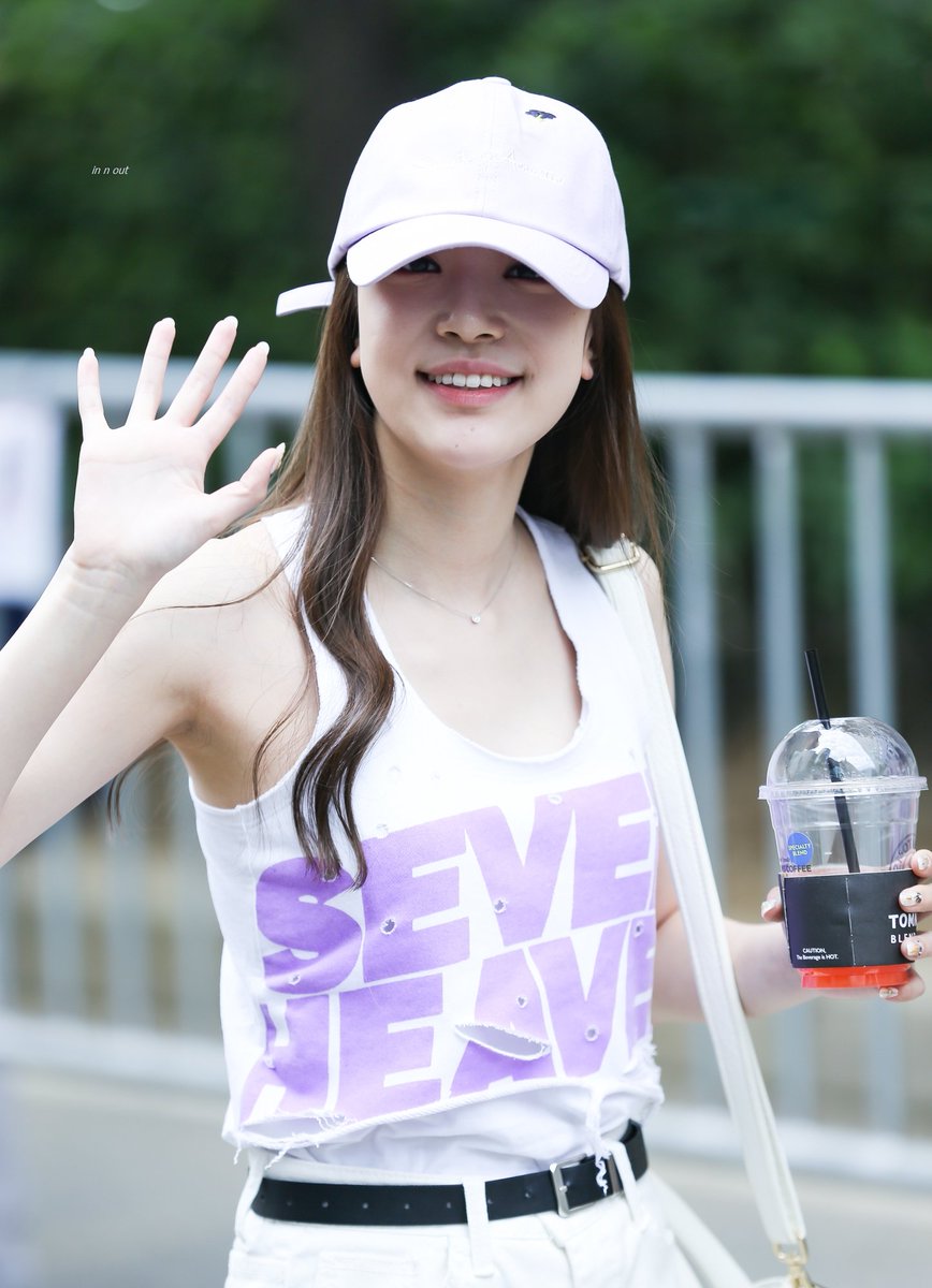 INNOUT_0303's tweet photo. 170825 HQ..💦
#소나무 #지수민 https://t.co/DJ80MweaSH