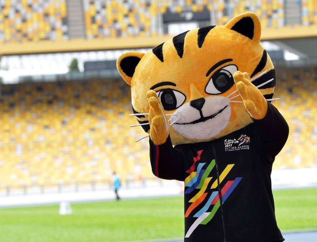 Khairykj's tweet photo. RT for Thanabalan. Fav for #Rimau. Abah nak balas dendam poll si Rimau tadi yang Abah kalah. https://t.co/0DC0B32q4V