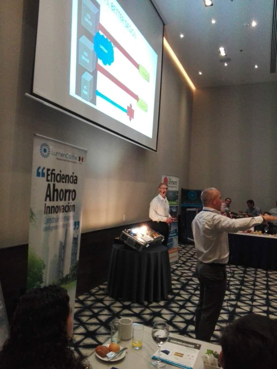 LumenCache's tweet photo. Standing room only for the second event. @cesaree10 and @lumencachemx bringing the next evolution in #smartbuilding #technology to #Mexico https://t.co/tjaihsvfBM