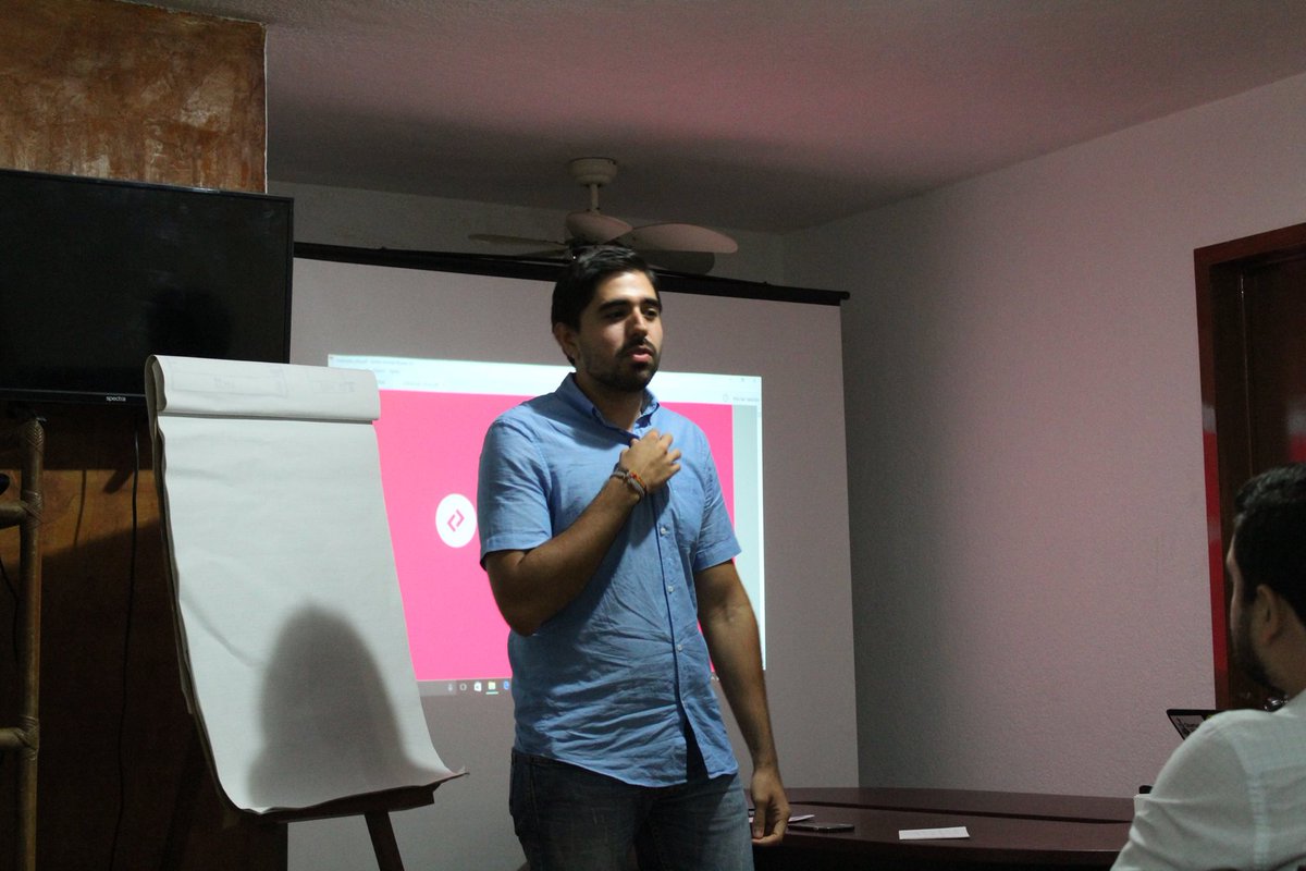 codeandovhsa's tweet photo. Esta fue nuestra cuarta #CivicHackNight una noche llena de participación e interacción con la comunidad que crece cada día. https://t.co/51BdQ6EnfP