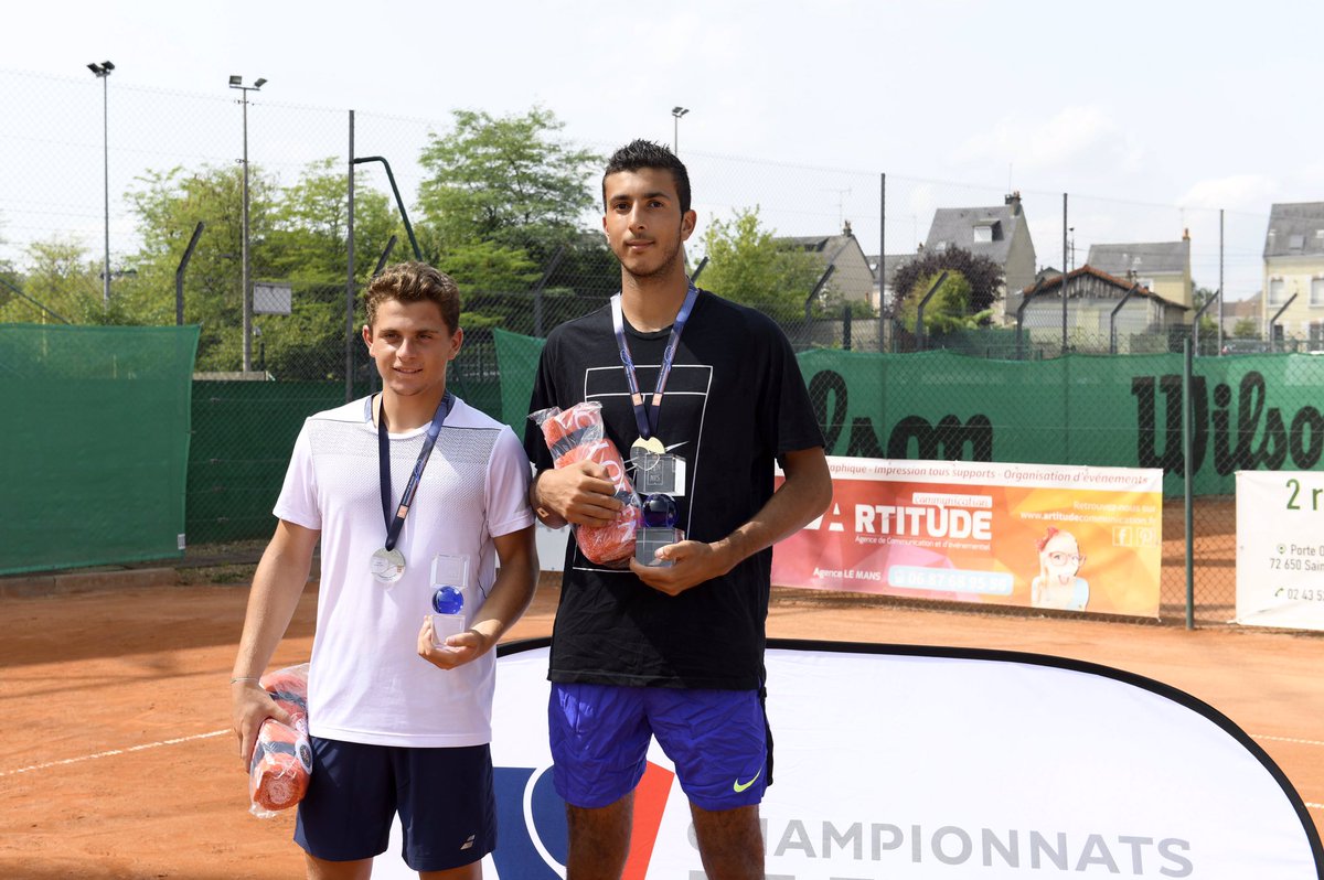 FFTennis's tweet photo. Vainqueur face à @Clement_Tabur en finale 17/18, Rayane Roumane a décroché son premier titre de champion de France https://t.co/0Ce74bl0s8 https://t.co/J7vb7mHw2x