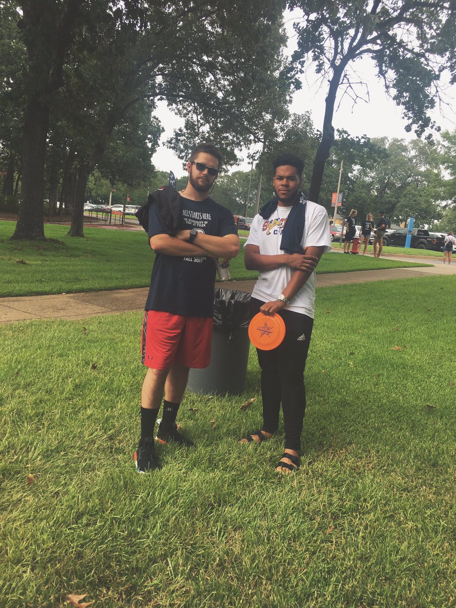 Coby_Hall01's tweet photo. Sucks camp is over but happy to start college with some new homies π€πΎπ#UTTyler21 #Swoopcamp @ApplyUTT @swoopcamp2k17_5 https://t.co/ERwiEvHxYn