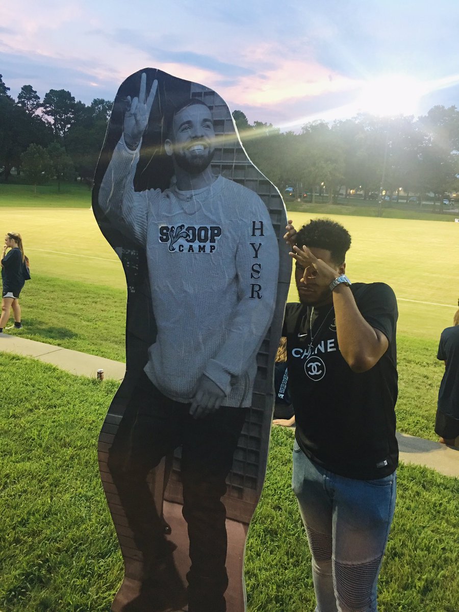 Coby_Hall01's tweet photo. Sucks camp is over but happy to start college with some new homies π€πΎπ#UTTyler21 #Swoopcamp @ApplyUTT @swoopcamp2k17_5 https://t.co/ERwiEvHxYn