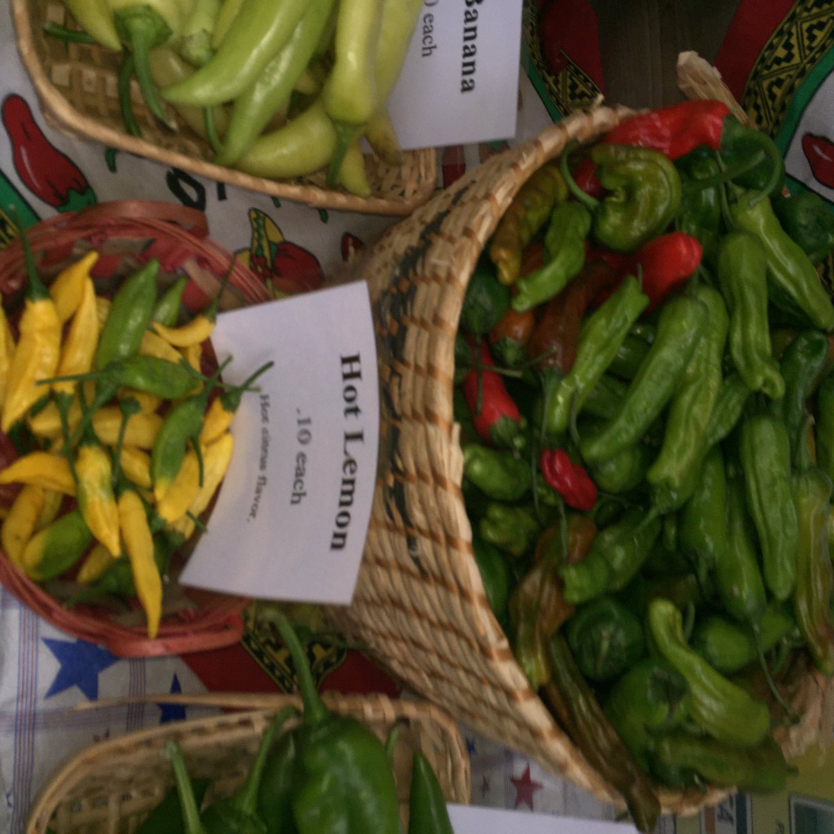 chrishageman48's tweet photo. Great at the Des Moines Farmers Market with Food Grid students!  #MakeADifferenceCC https://t.co/DddNSHL1JB