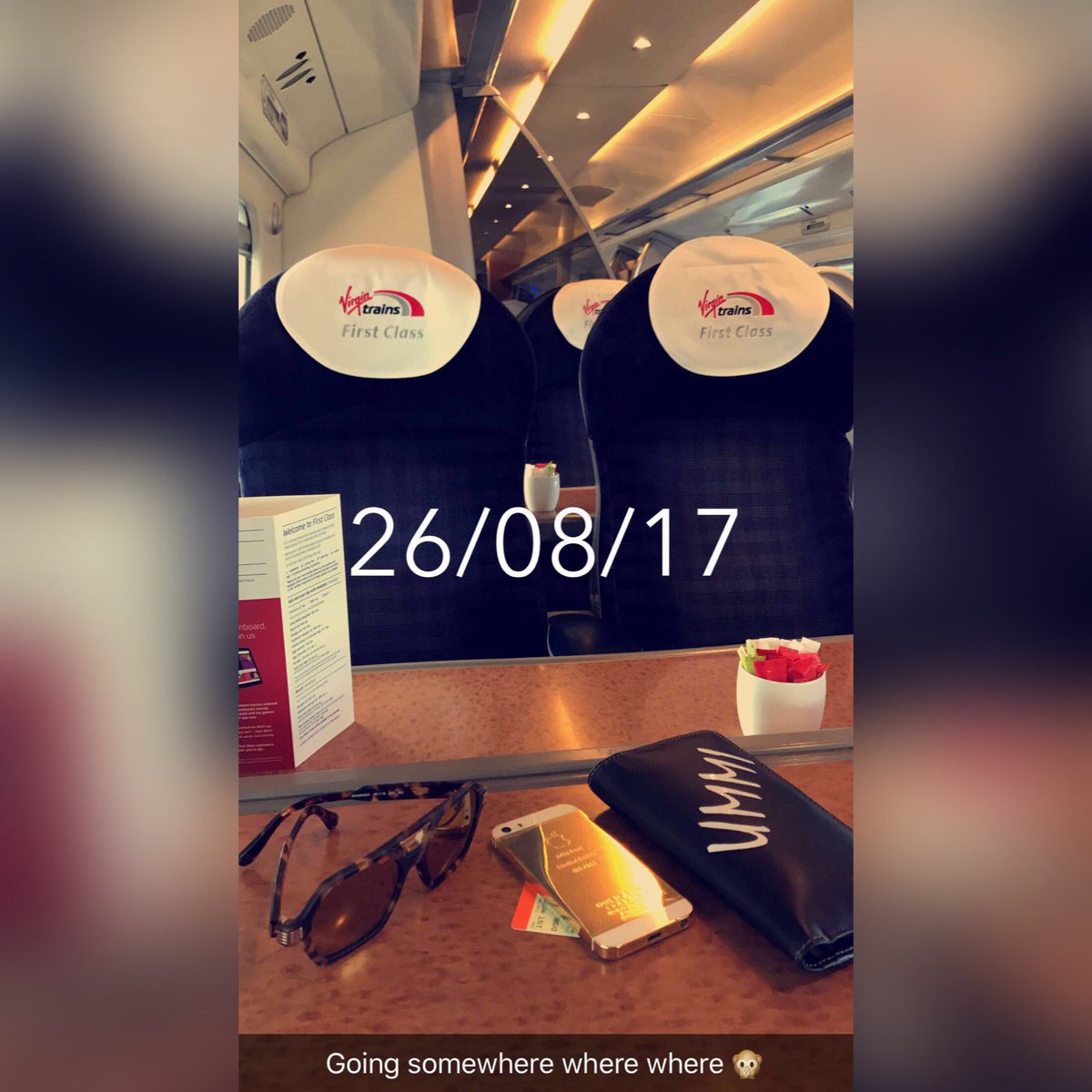 ummi_spall's tweet photo. #Going #somewhere #where #where 😂
#Long #weekend 😍
#Bank #holiday 👻
#virginfirstclass #virgintrain #virgin ❤️ https://t.co/lmDdxvNyAd