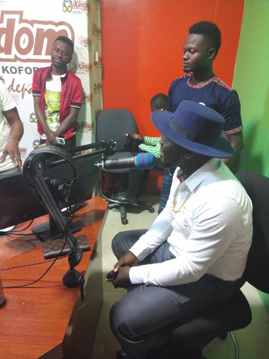 QOBISPEQ's tweet photo. OT @OTbraagh inside Kofcity #Menkoaa #MebieMu #KingdomFM #EasternRegionRadioTour #EasternMusicAwardsNomineesJam tonightπ₯ π₯ π₯ π₯@elormbeenie https://t.co/uLMxORKMWa