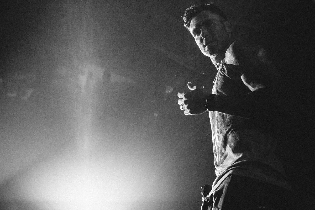 maroon5's tweet photo. Staring into tomorrow........ #hmmm #Maroon5 #nextchapter https://t.co/oUbLjsYleE
