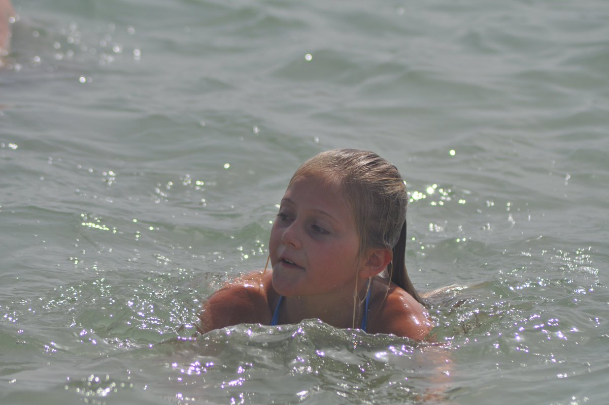 KnightCE's tweet photo. @Kimpton_Primary lots of swimming in the sea, thankfully warm and no sharks! #50thingstodosummer2017 https://t.co/96xcX27vdt