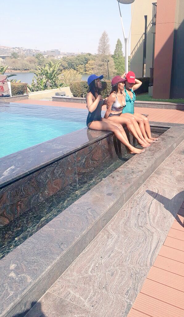 Khabonina_Q's tweet photo. The conversation was stimulating, the food was good, company was inspiring, workout was fun, pool was freezing 🤣the Ladies were LOVE #DTFIB https://t.co/Dem39WRTG4