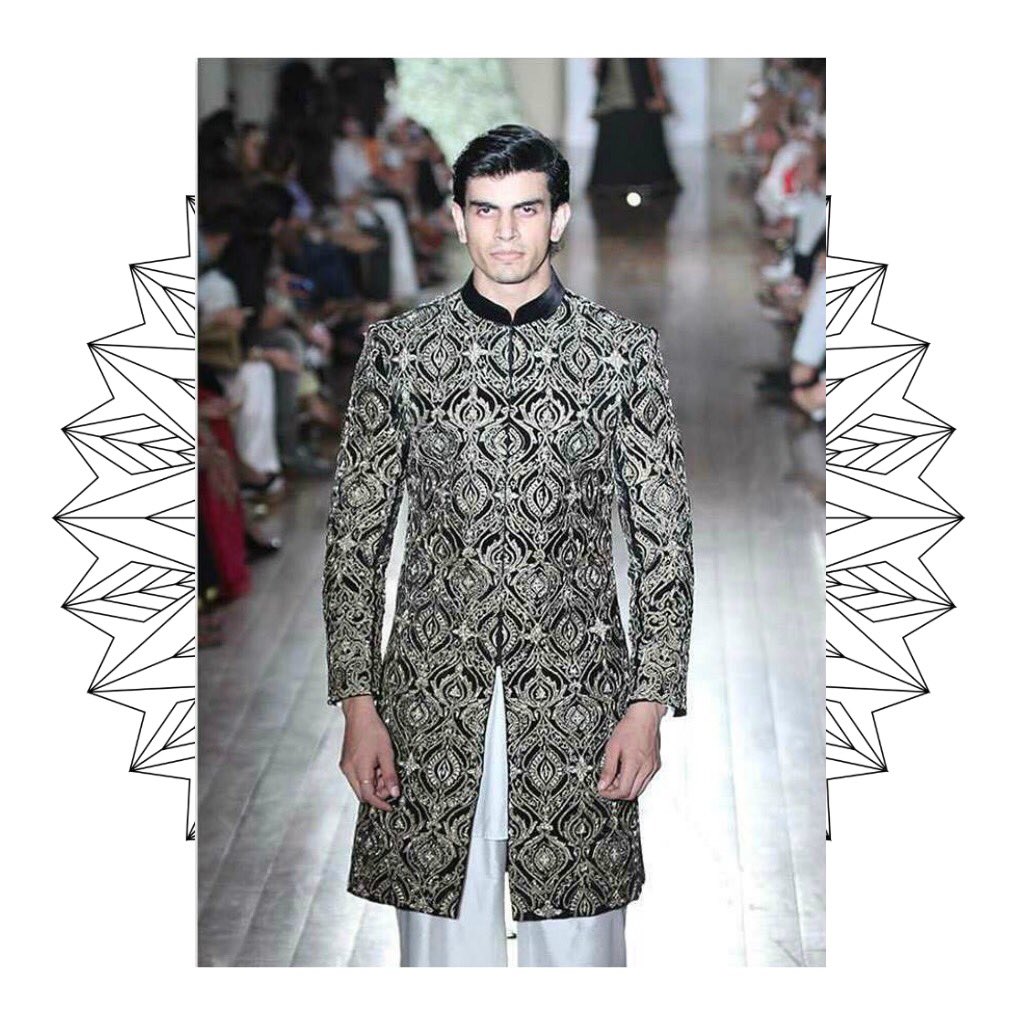 CoutureMG's tweet photo. “I think in black.” – Gareth Pugh
Dreams crafted of silver handwork. #MGman 

#ManavGangwani #ManavGangwaniCouture #CoutureMG https://t.co/K6wYEZFN54