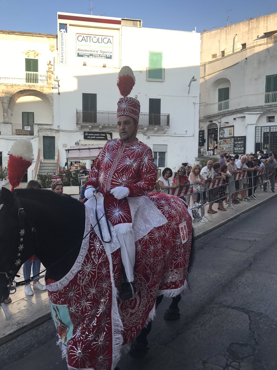 Attesa ad  #ostuni X la Cavalcata di San Oronzio , cose da vedere <a href="/OstuniNotizie/">Ostuni Notizie</a> <a href="/RegionePuglia/">RegionePuglia</a> @Valtur_Official