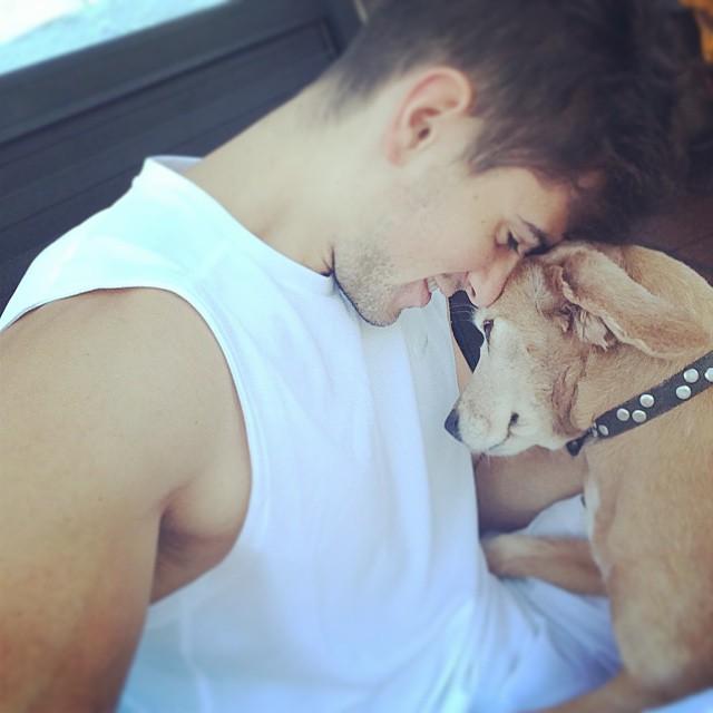 fcorombai_chile's tweet photo. #Rombai #AgustinCasanovaTrendy #KCAArgentina https://t.co/5wXdfZpxDL