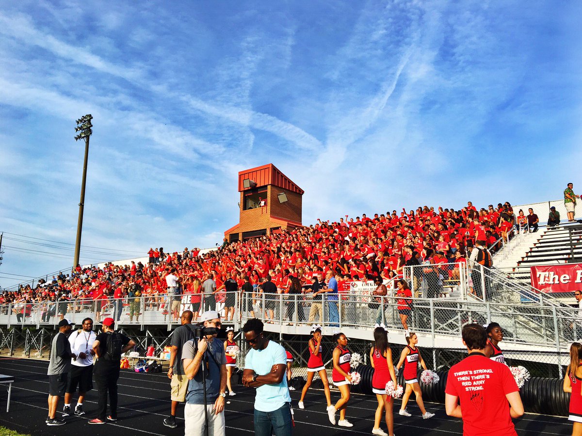 QOPoms's tweet photo. It's almost time! #qofb @QO_FOOTBALL @QOAthletics β€οΈπΎ https://t.co/JDb0XT3Ccl