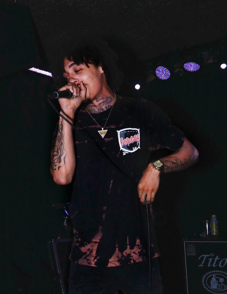 2UPCo's tweet photo. @GetRightSour performing in Philadelphia,PA in the bleached Jersey tee. Photos by: @HumbleButHUNGRY https://t.co/yGAkSjgu7T