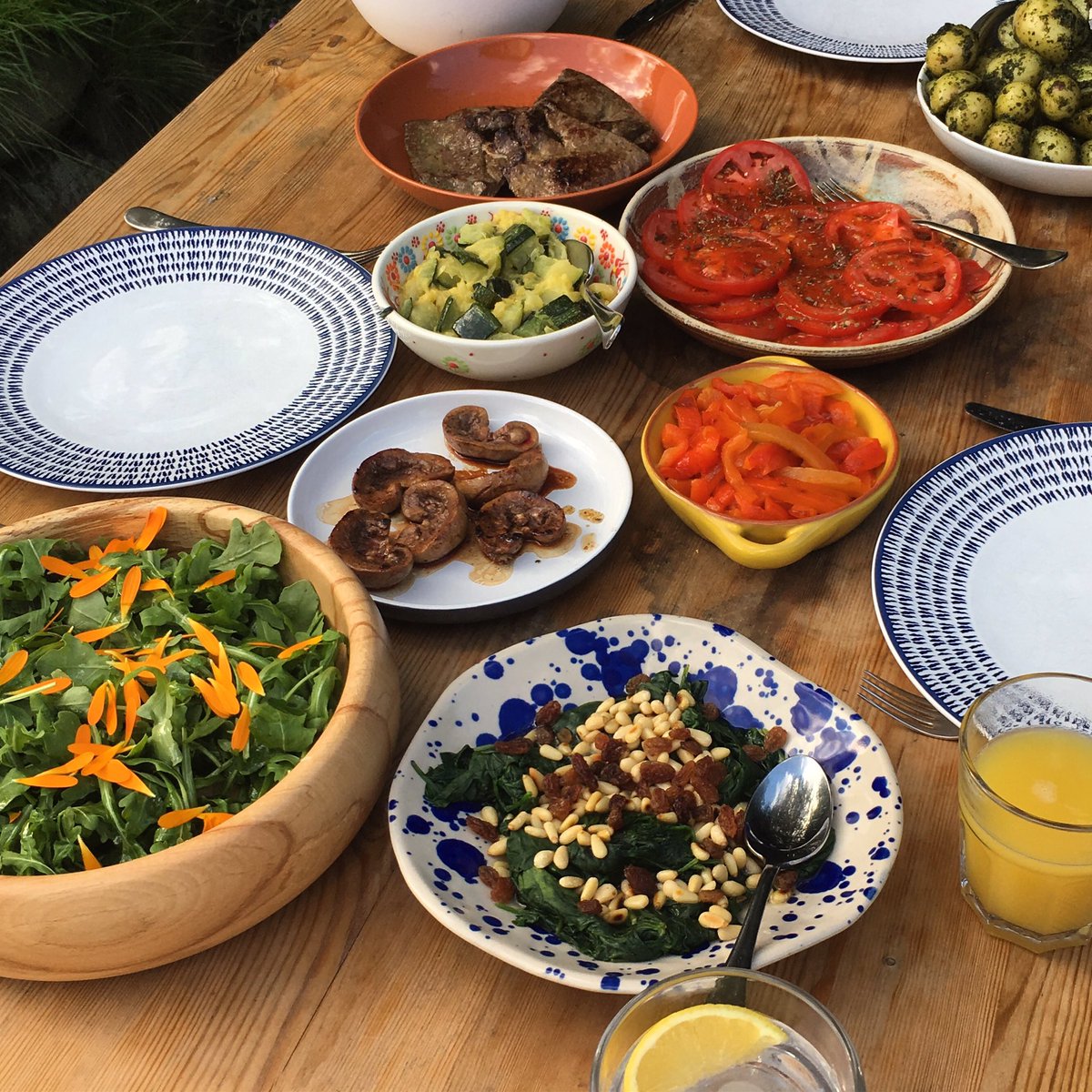 ourhousefortea's tweet photo. Having to eat ALL of the iron at the moment! Luckily I've made it all taste rather delicious #lowfodmap #fodmap #family #gluten free #IBS https://t.co/aj8FhqFC9P