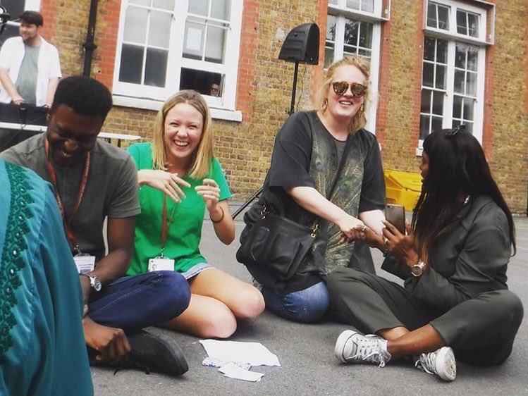 lailalovesdelly's tweet image. the side of adele media never shows you❤