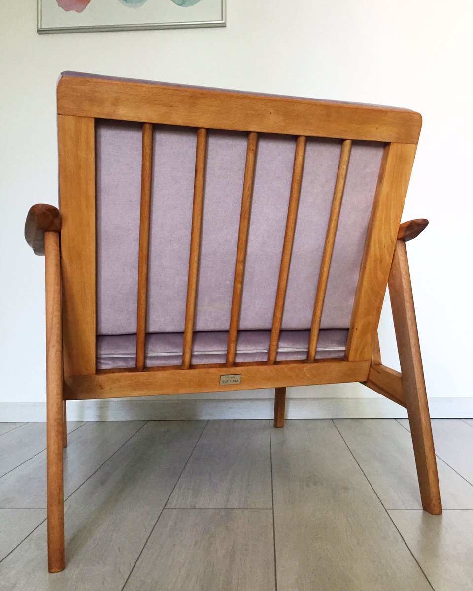 CupOfTeaSI's tweet photo. Here is another saved and reloved vintage piece ...
Reloved Armchair . Vintage Rose https://t.co/SugfHOQitZ