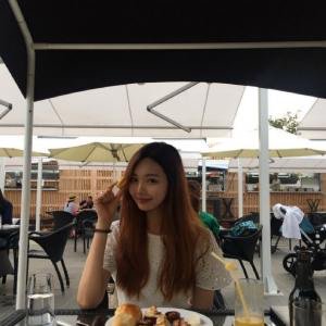 TranKhoitk's tweet photo. OMG! Bạn không thể lỡ qua live stream này. #BIGOLIVE  
https://t.co/6OQM5xSHwW https://t.co/dik3BY1ym2