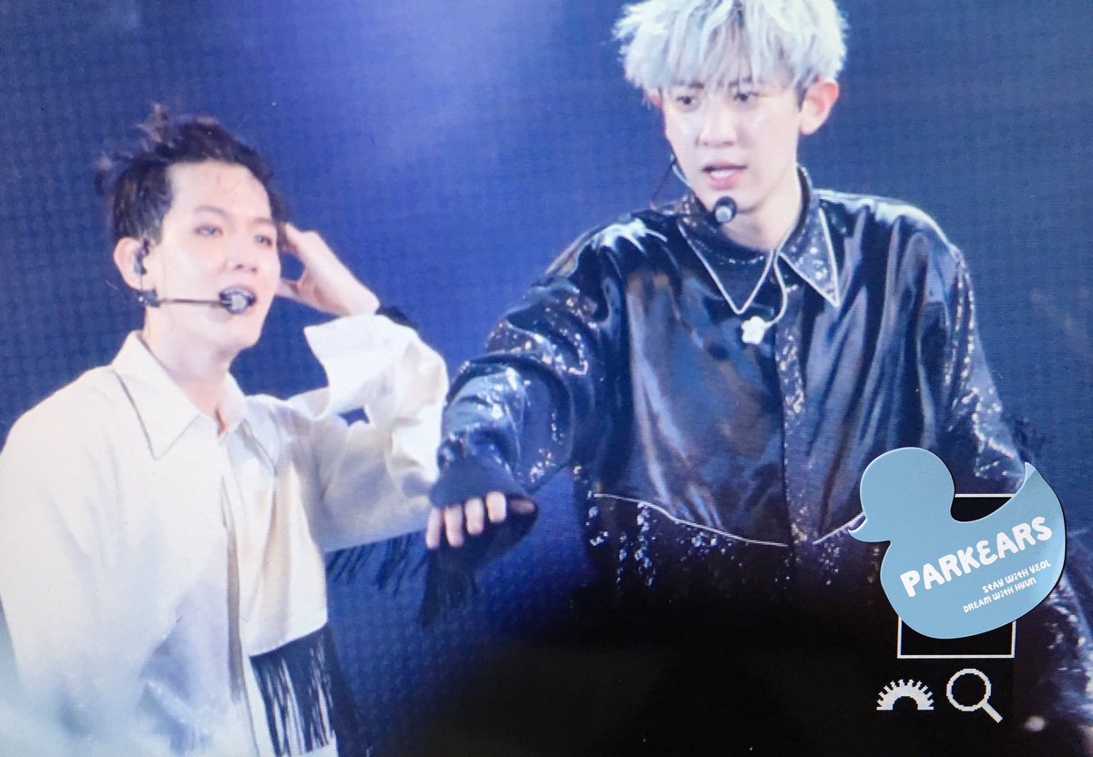 blueharo21's tweet photo. "อุ้ย ยอดนี่นา ต้องทำคะแนน"
"..."
"น้องยอดจ๋า~คืนนี้ไปกินข้าวกับพี่บานชื่-"
*หันหนี*
"น-น้องยอดจ้ะ.."
*หูทวนลม*

#ยอดจ๋า https://t.co/EwUuh7Zt8p
