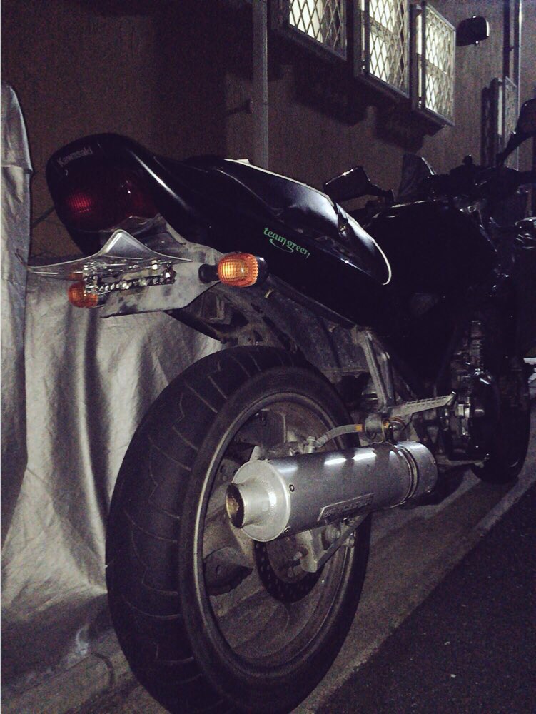 GRX120markxx's tweet photo. バリオス売ります！金欠なので早期に取引可能な方10万で良いです。。。
整備はきちんとしていたのでセル一でしっかりつきます。
DMよろしくお願い致します。 https://t.co/KPoYYMbrPp