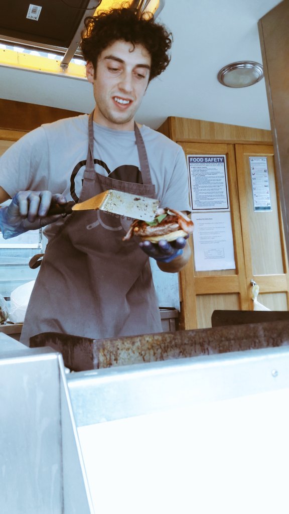 Just got my order on with <a href="/eatsandbeatsuk/">Eats & Beats</a> Serving at the <a href="/thornbridge/">Thornbridge Brewery</a> summer social all day #BankHolidayWeekend #burger #streetfood